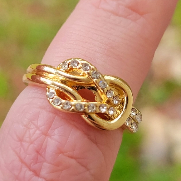 Gold Belt Knot Diamond Ring Size 6.5 - Picture 3 of 13